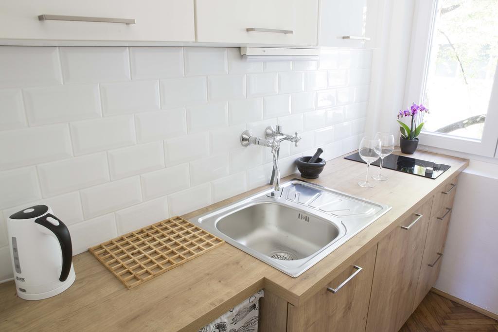 Taya Apartment